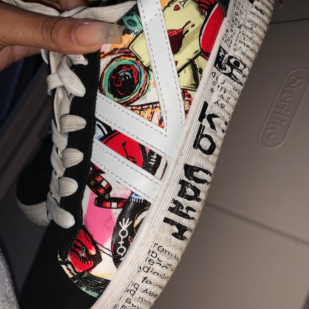 Sneakers